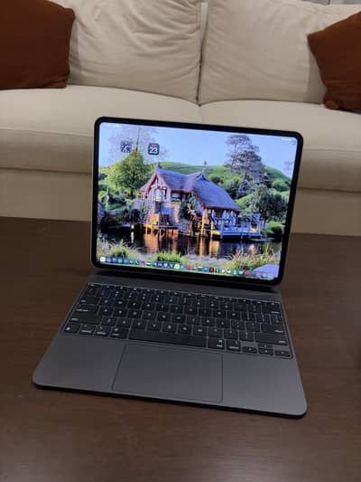 iPad Pro m4 13 inch black 256 gb with Magic Keyboard