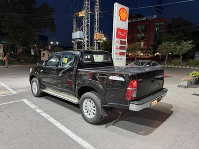 Toyota Hilux vigo champ manual first owner