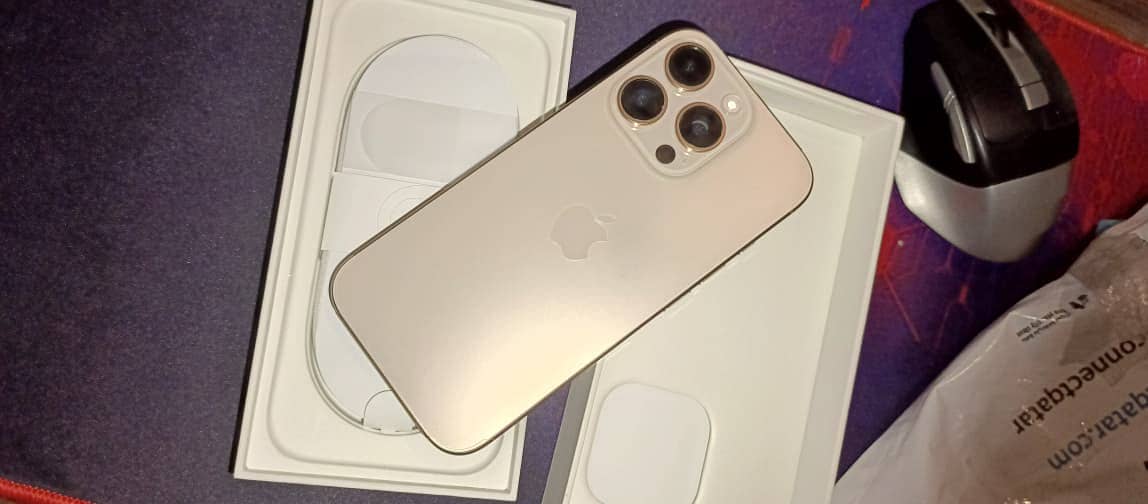 Apple iPhone 16 Pro 1