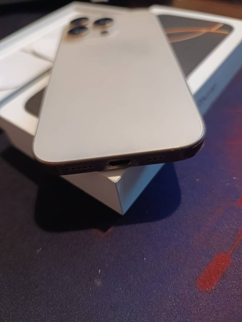 Apple iPhone 16 Pro 5