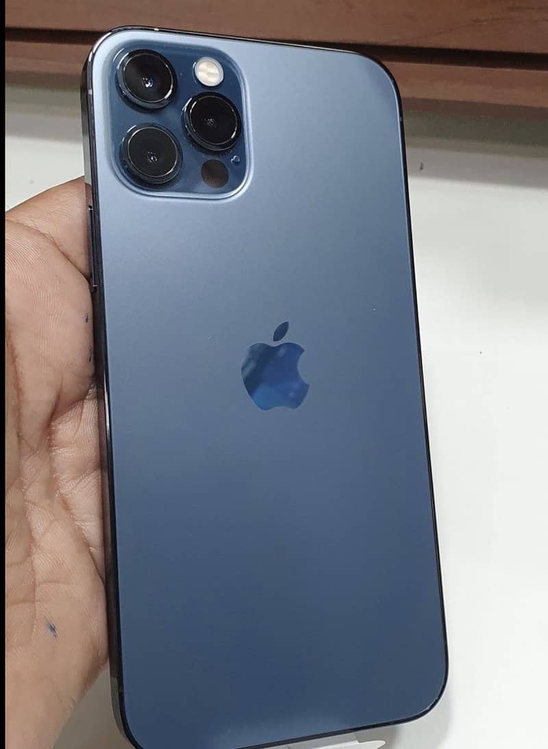 Iphone 12 pro Max 1