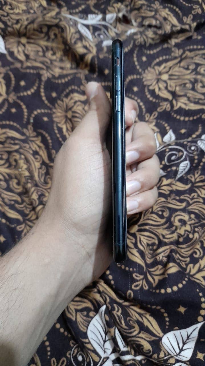 Apple iPhone 7 1
