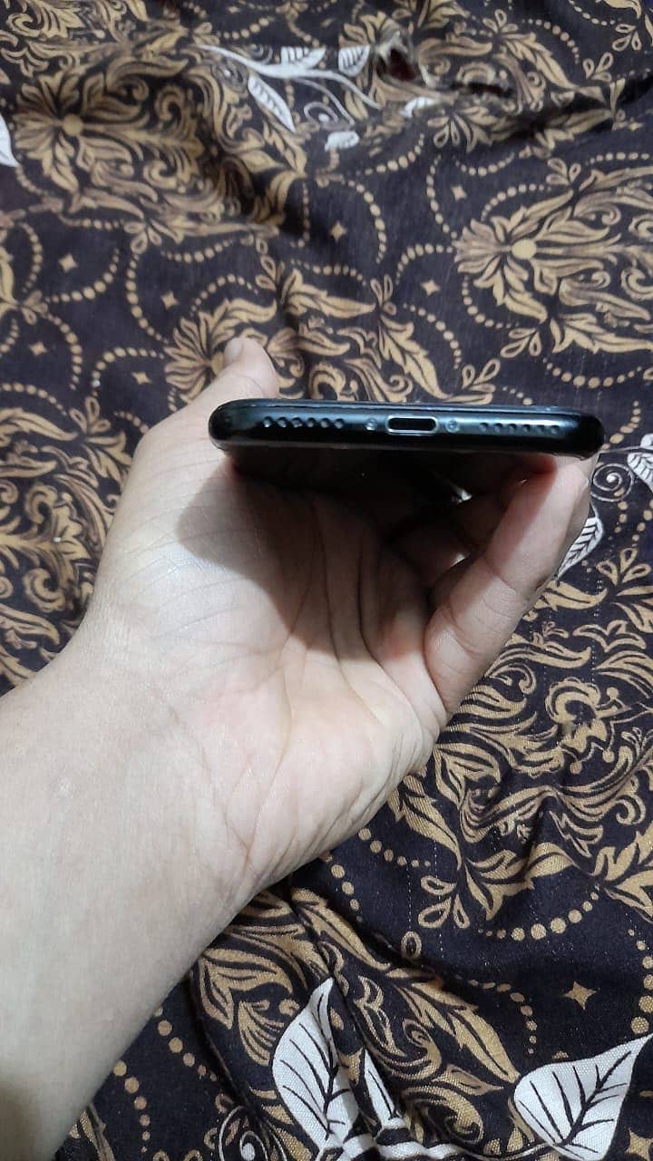 Apple iPhone 7 2