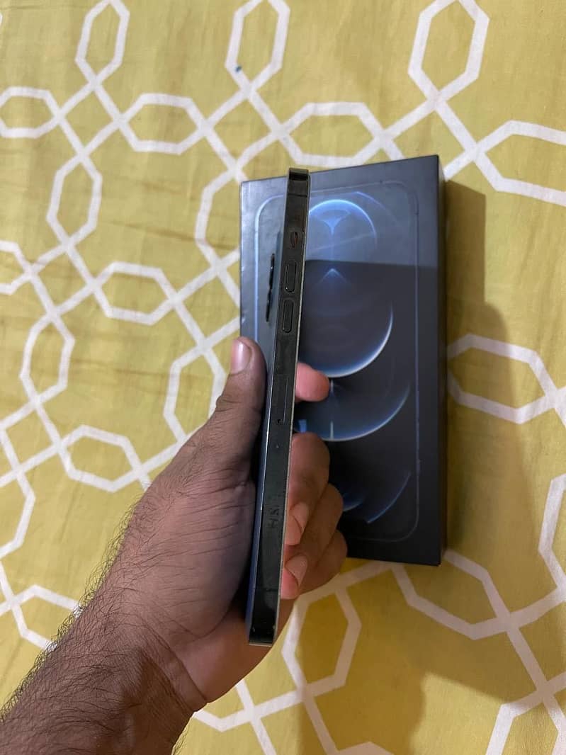 iphone 12 pro max 3