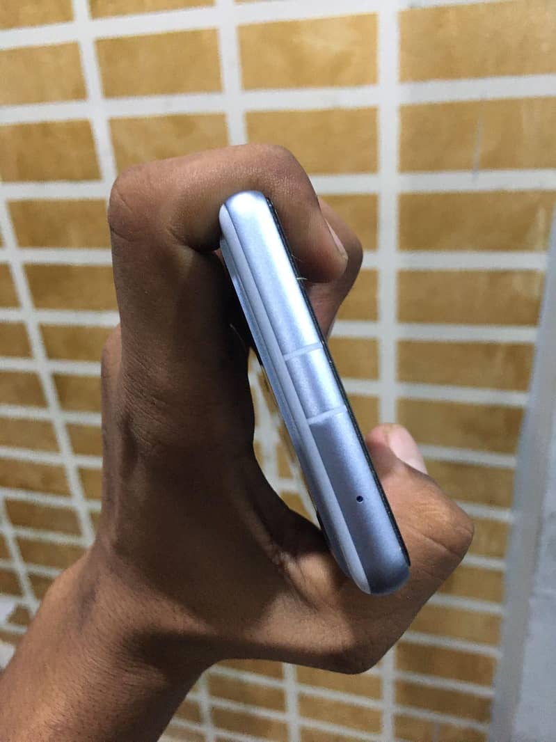 Google Pixel 7a 5