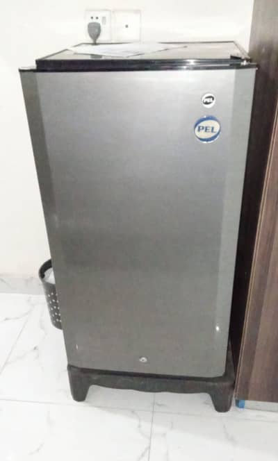 Pel room fridge single door just like brand new