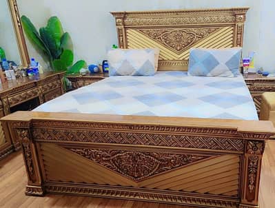 Elegant style bed set with dressing table