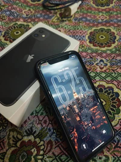 11 iPhone 128 Factory unlocked with box