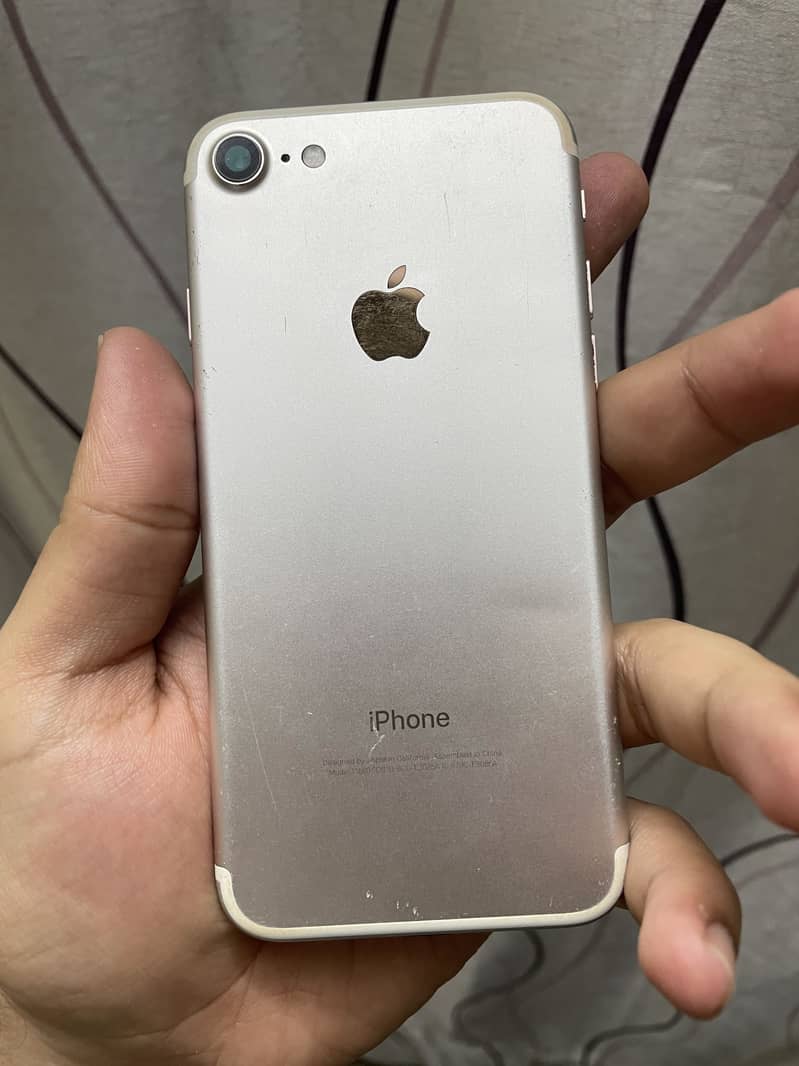 Apple iPhone 7 4
