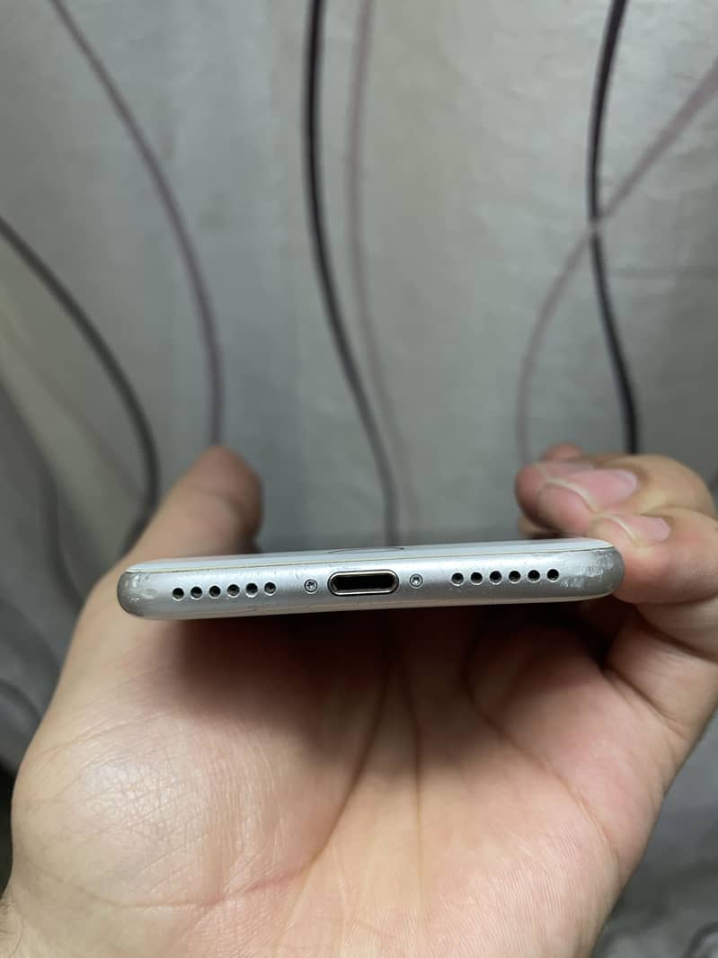 Apple iPhone 7 6