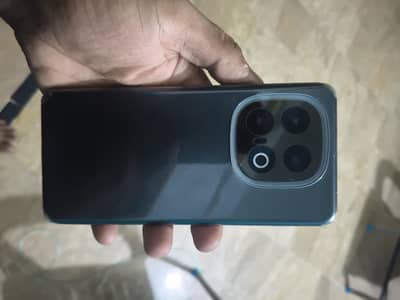 SELLING ME IQOO 13 PUBG GAMING PHONE 10/10