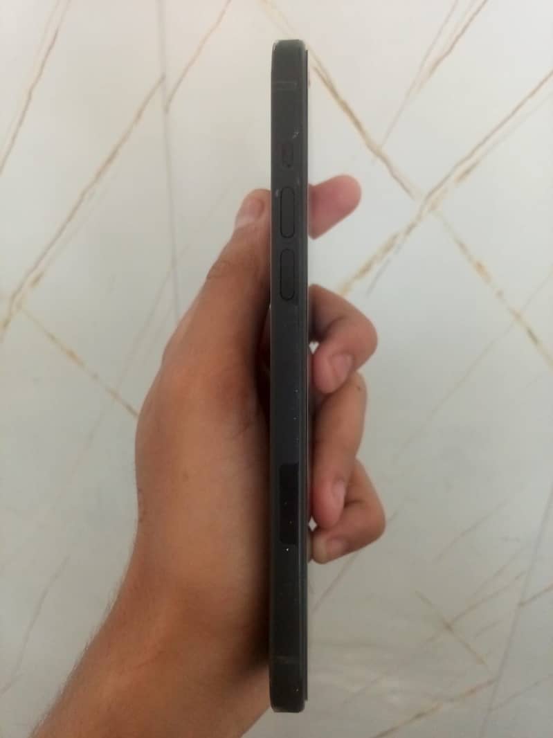 IPHONE 15 PLUS 3