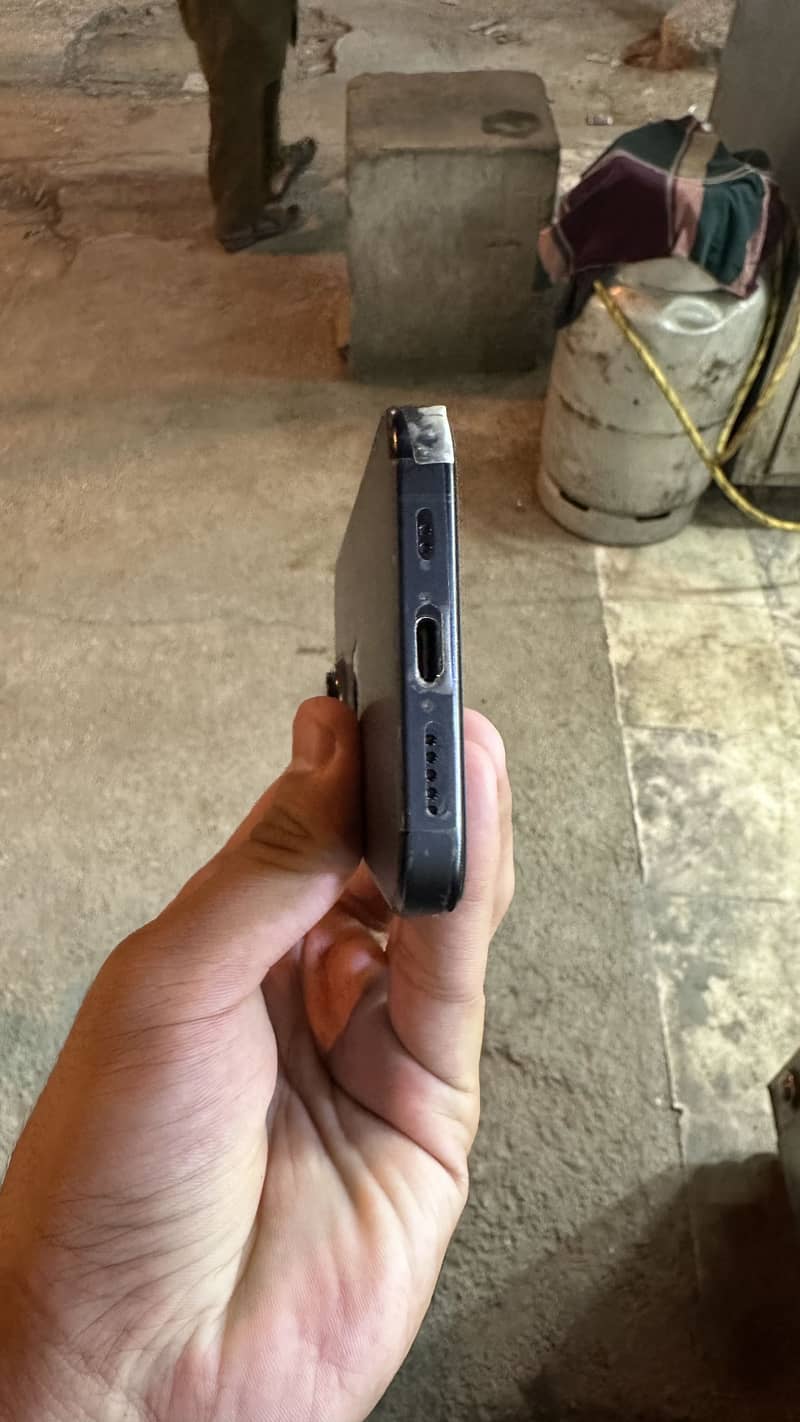 IPHONE 15 PRO JV 6