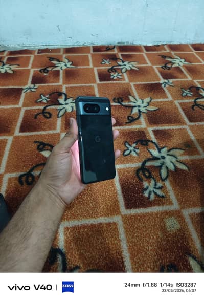 Google pixel 8 1 line in panel exchange bhi ho jye ga
