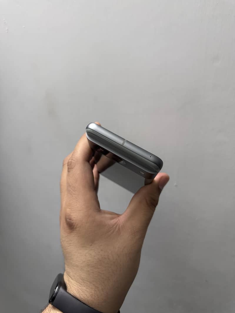 Google pixel 8 4