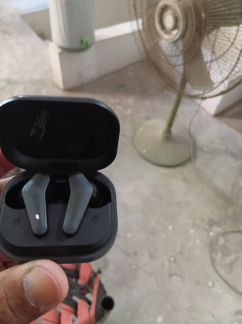 Zero Gravity EarBuds 1