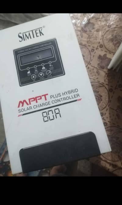 Simtek Mppt Solar charger controller 80 aMp