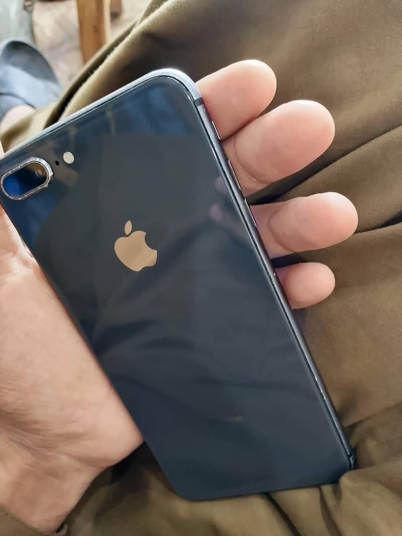 iphone 8 plus 64GB 1