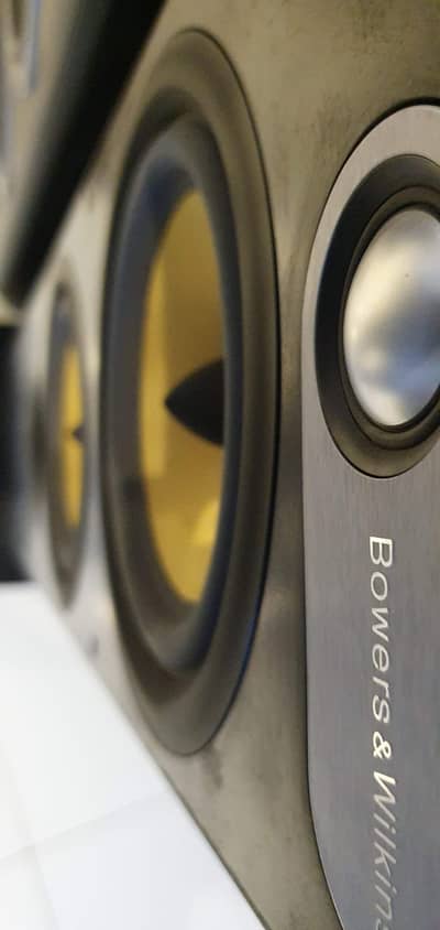 Bowers & Wilkins  B & W