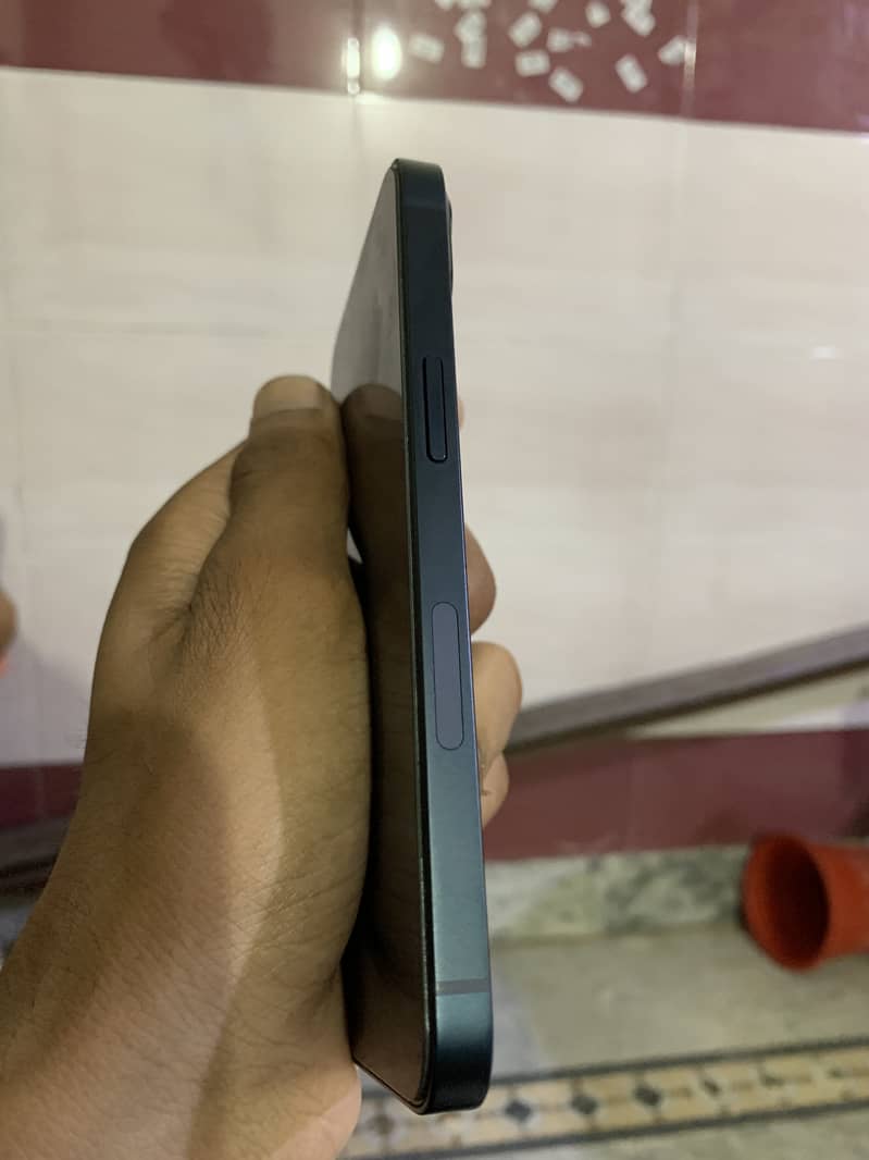 Iphone 13 4