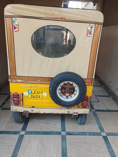 kisi ko pickup drop kae Liya 3  sae Raat  12 bjy tk available hai