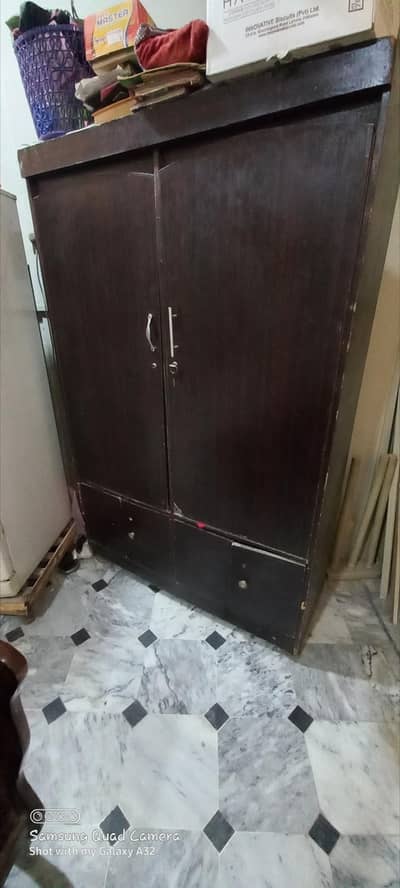 Cloth Wardrobe 6 feet Hight 4 feet wide . m