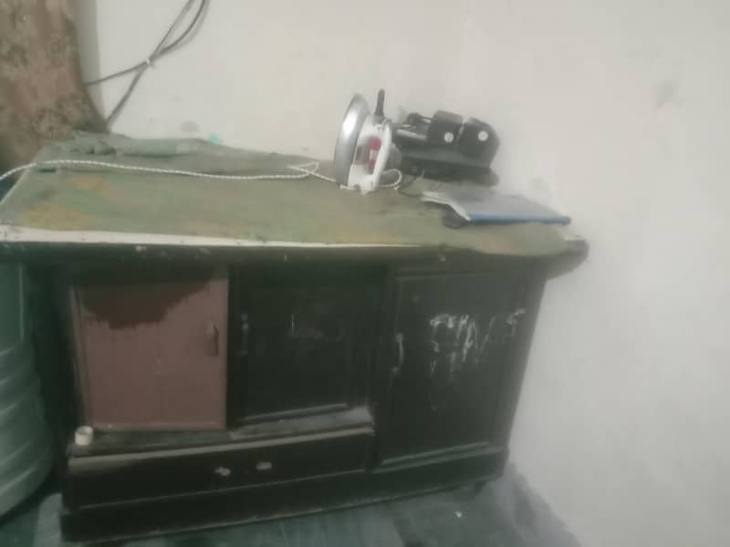 bed iron stand 0