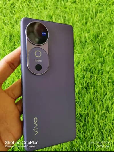 vivo V40