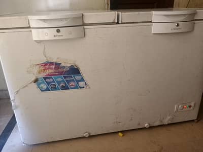 Dawlance deep freezer