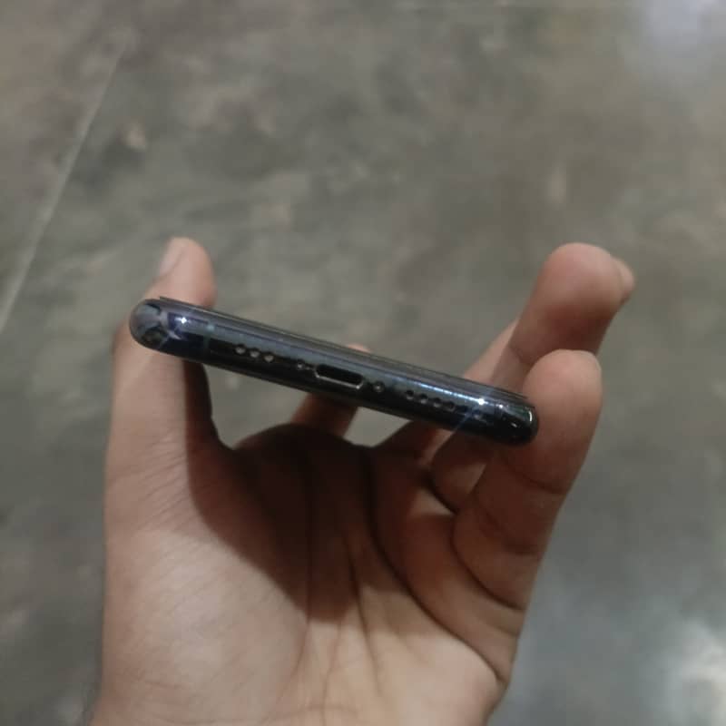 Apple iPhone 11 Pro 1
