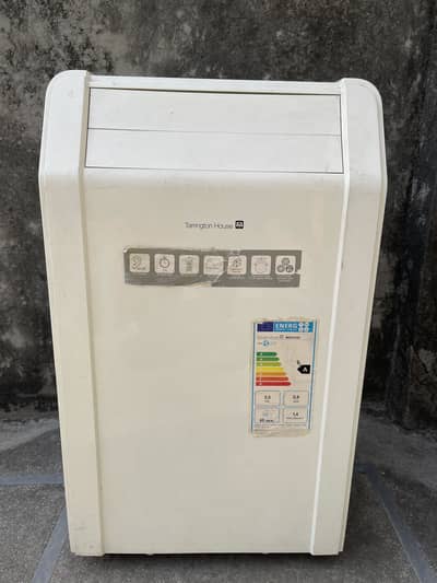 Portable AC (1.0 Ton) in a very good condition, powerful and reliable