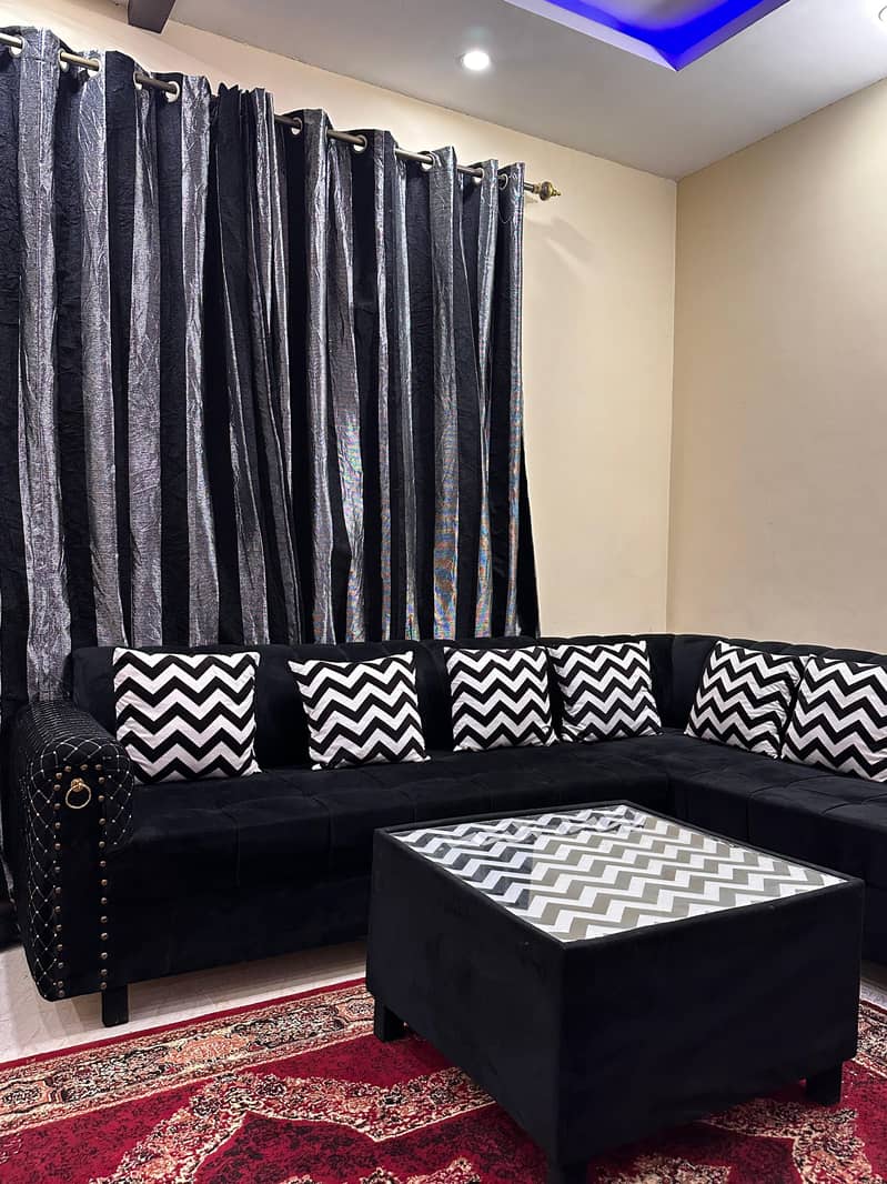 L shape sofa with center table 0