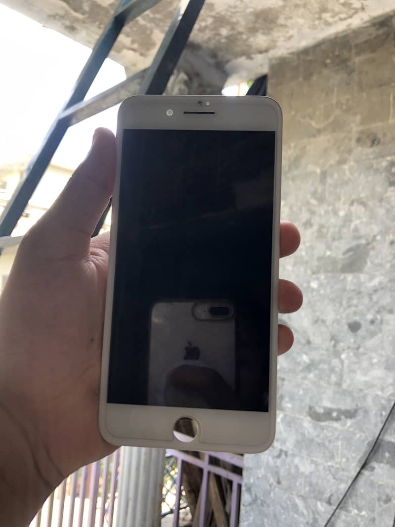 iPhone 8 Plus panel 1