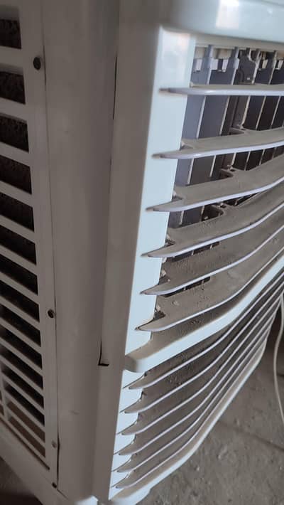 Branded Powerful Air Cooler – Excellent Air Throw & Honeycomb Pads
