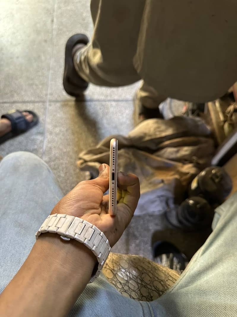 iPhone 8 plus PTA 4