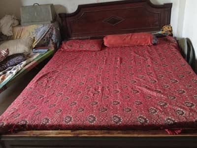 URGENT BED SELLING WITH MATTRESS