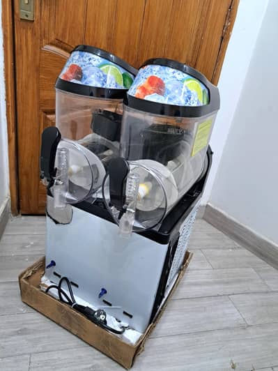 Brand new slush machine two bowls