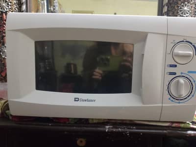 Dawlance DW-MD15 Solo Microwave Oven.
