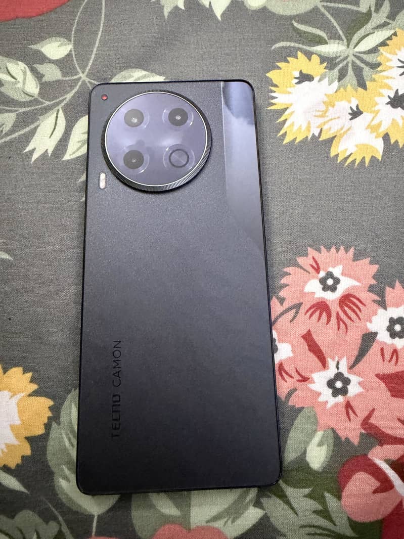Camon 30 8/256 2
