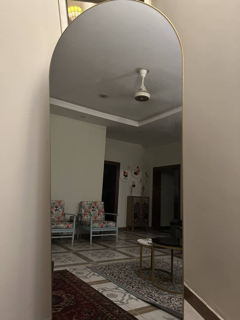 Arch Mirror 1