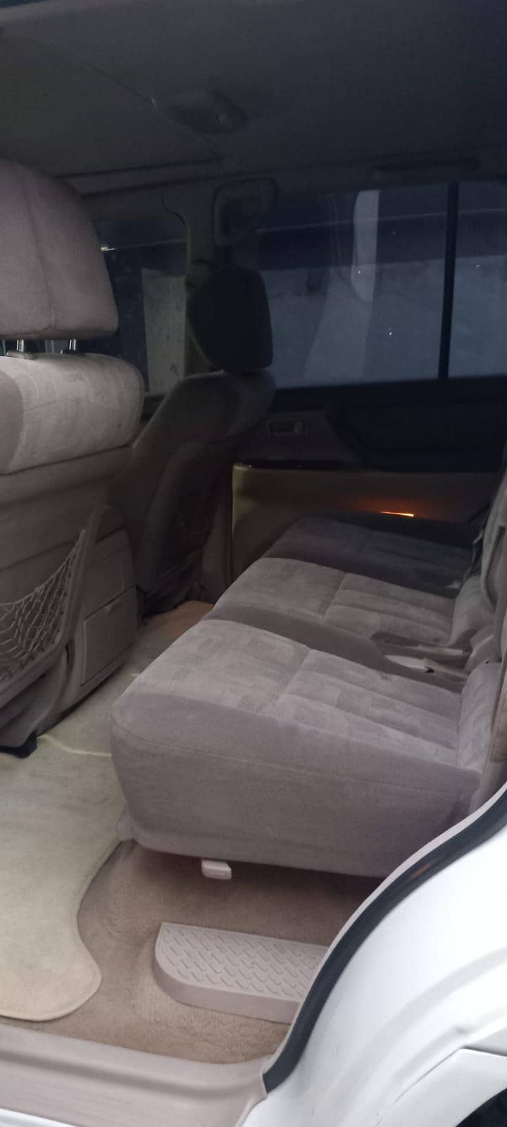 Toyota land cruiser v8 2