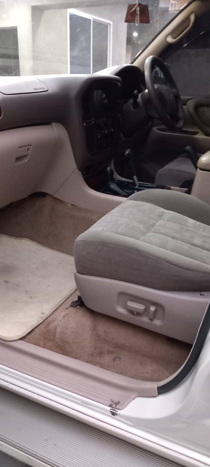 Toyota land cruiser v8 7