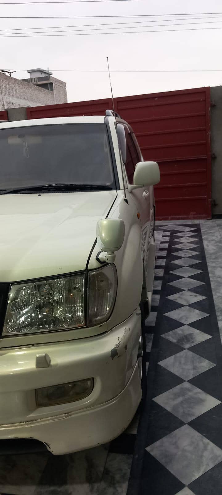 Toyota land cruiser v8 10