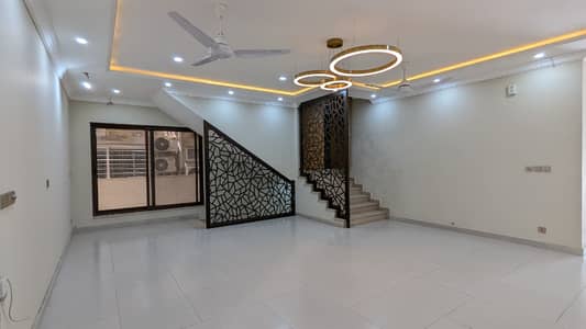 FOR RENT Designer 10 Beds Triple Storey House F_7/1