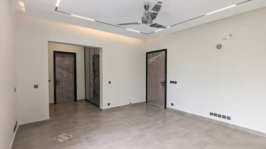 FOR RENT Designer 7 Beds Triple Storey House & Swimming Pool F_7/4