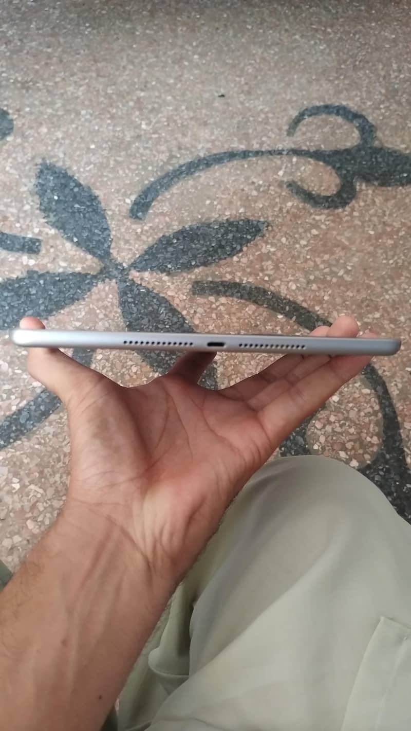 Ipad 5th Generation 32 gb 3