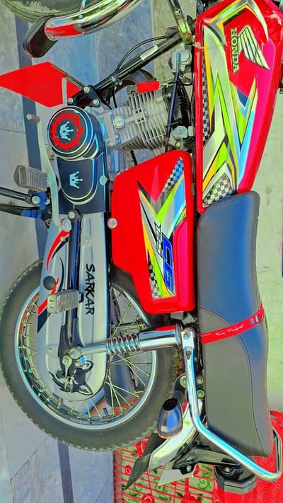 achi Condition h kahi b scract ni ha scratch Less h 10/10 Honda 125