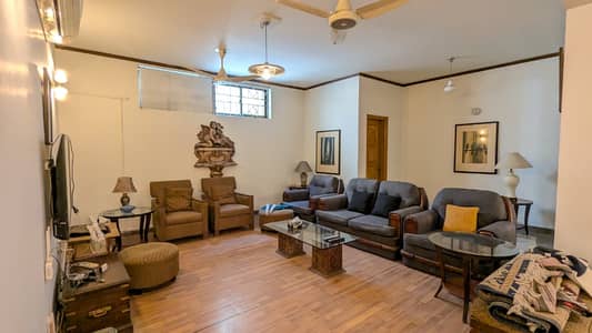 FOR RENT Luxury Furnished 2 Beds & Separate Gate Open Basement F_7/1