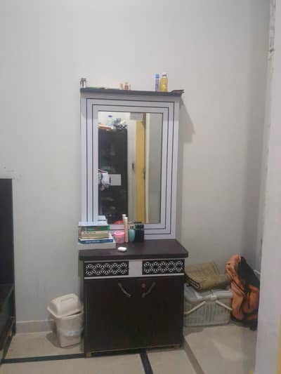 dressing table
