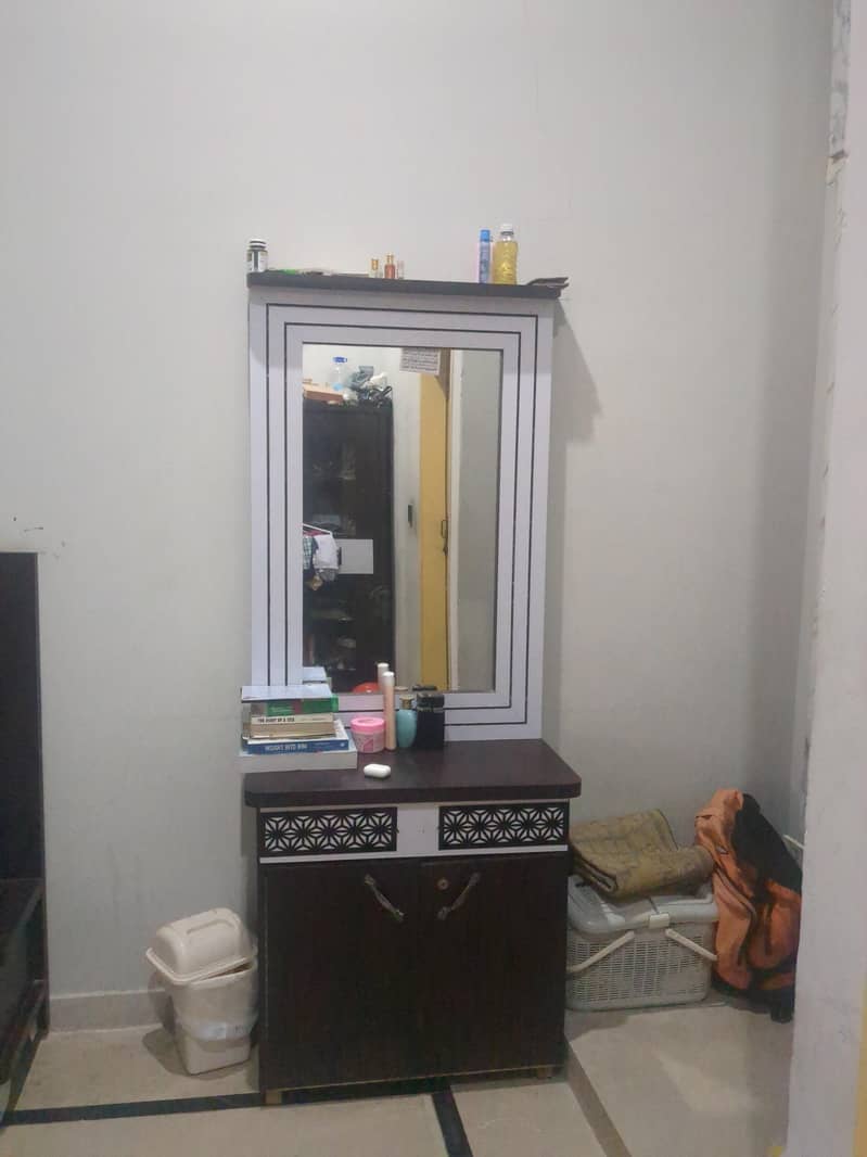 dressing table 0